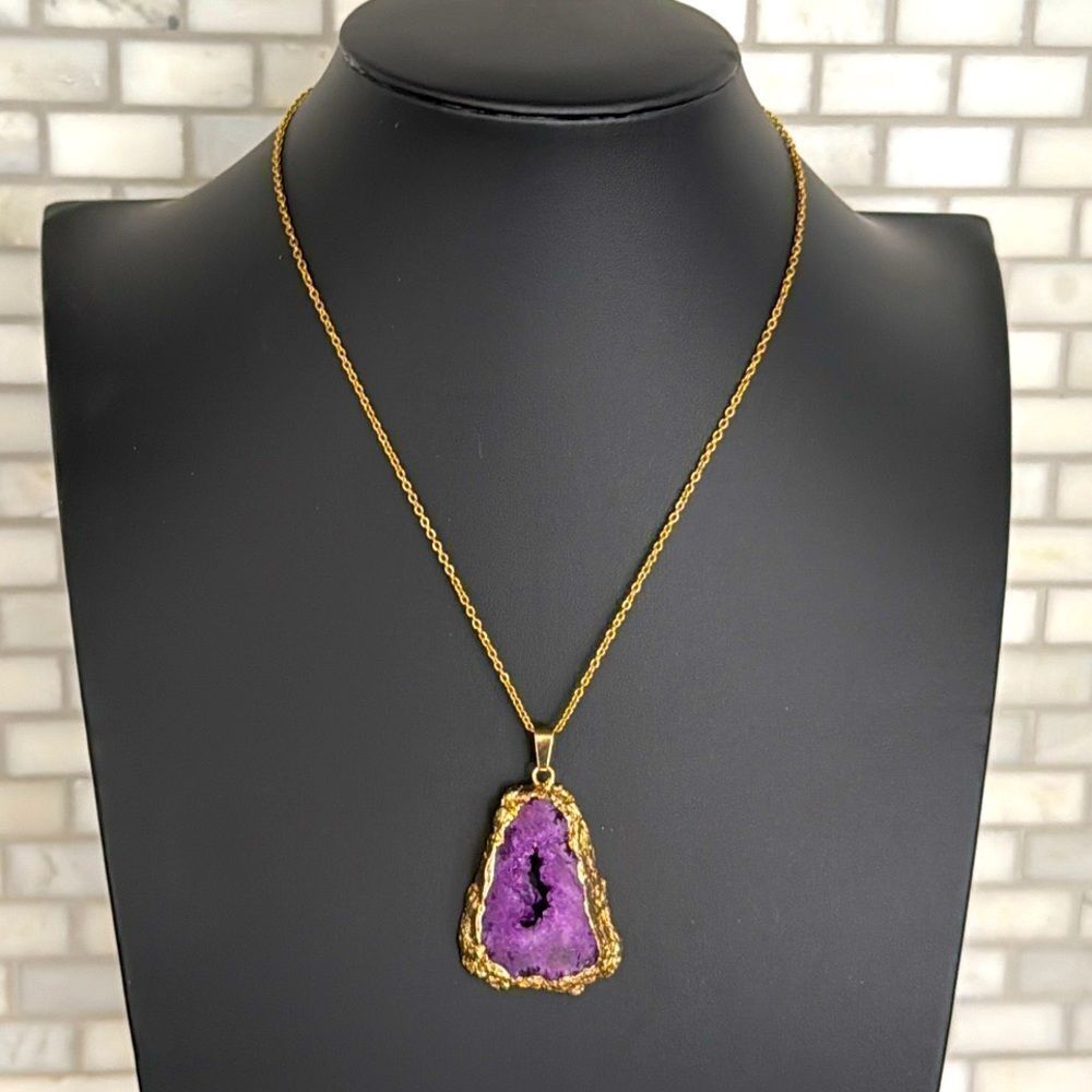 Unique Raw Purple Agate Drusy Necklace – Gilded Edge Pendant on Golden Chain